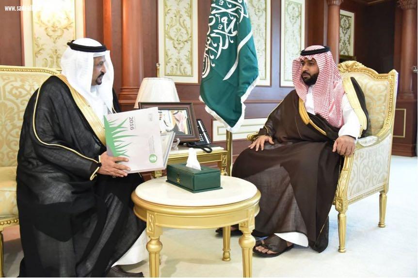 نائب أمير جازان يتسلم التقرير السنوي لصندوق التنمية الزراعية